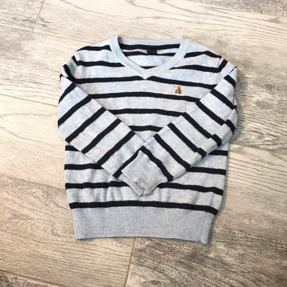 Gap sweater